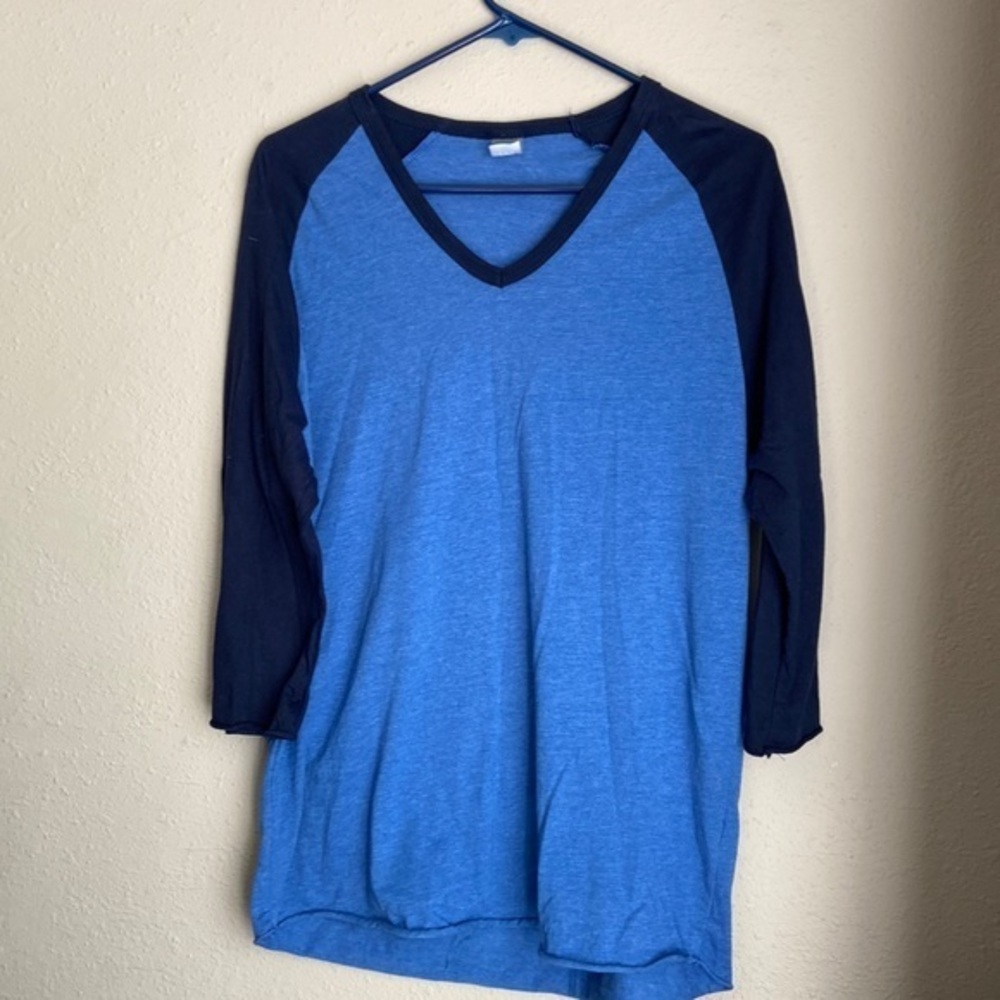 BDG Raw Edge Hem Baseball V-neck T-shirt
